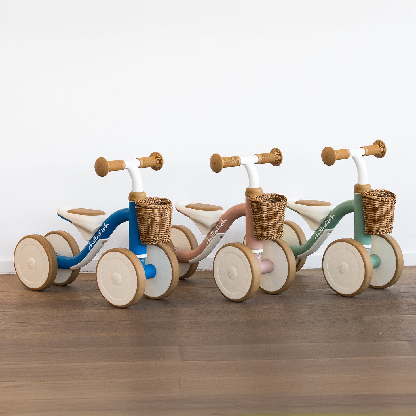 Chillafish Cruzi Ride-On – Stabiele vierwieler met geweven mand, stille wielen, voor kinderen van 1-3 jaar