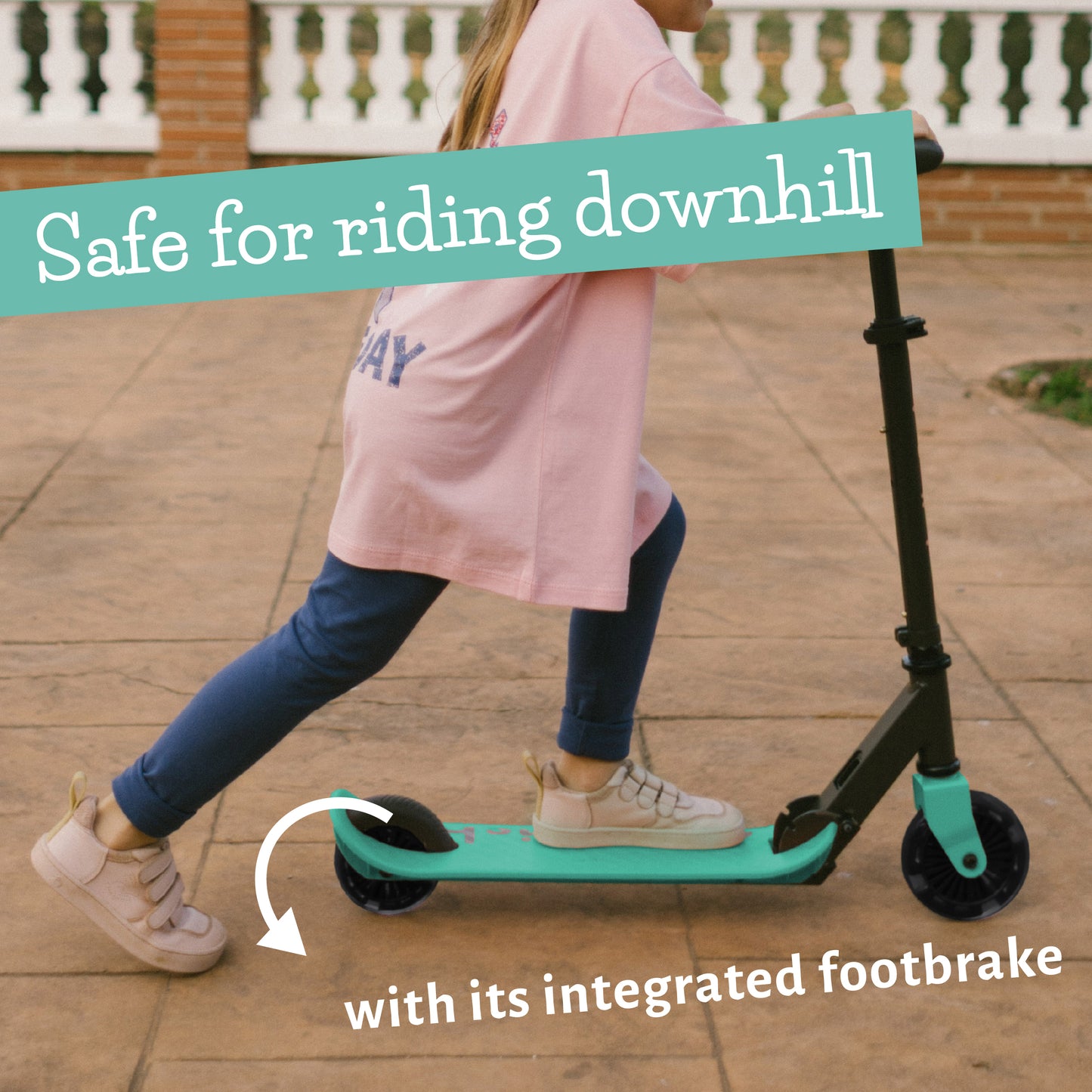 Flexxi - foldable scooter with integrated brake