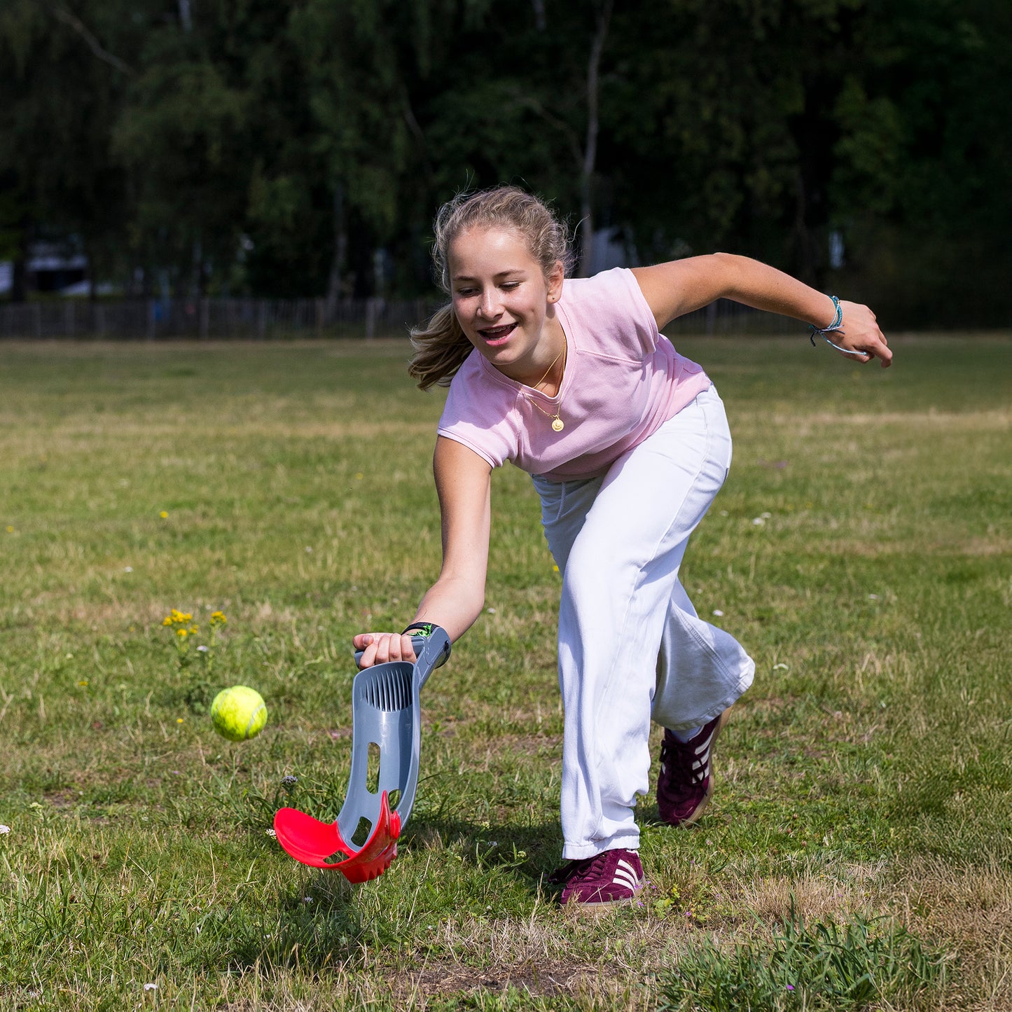 Slingi launch-and-catch game