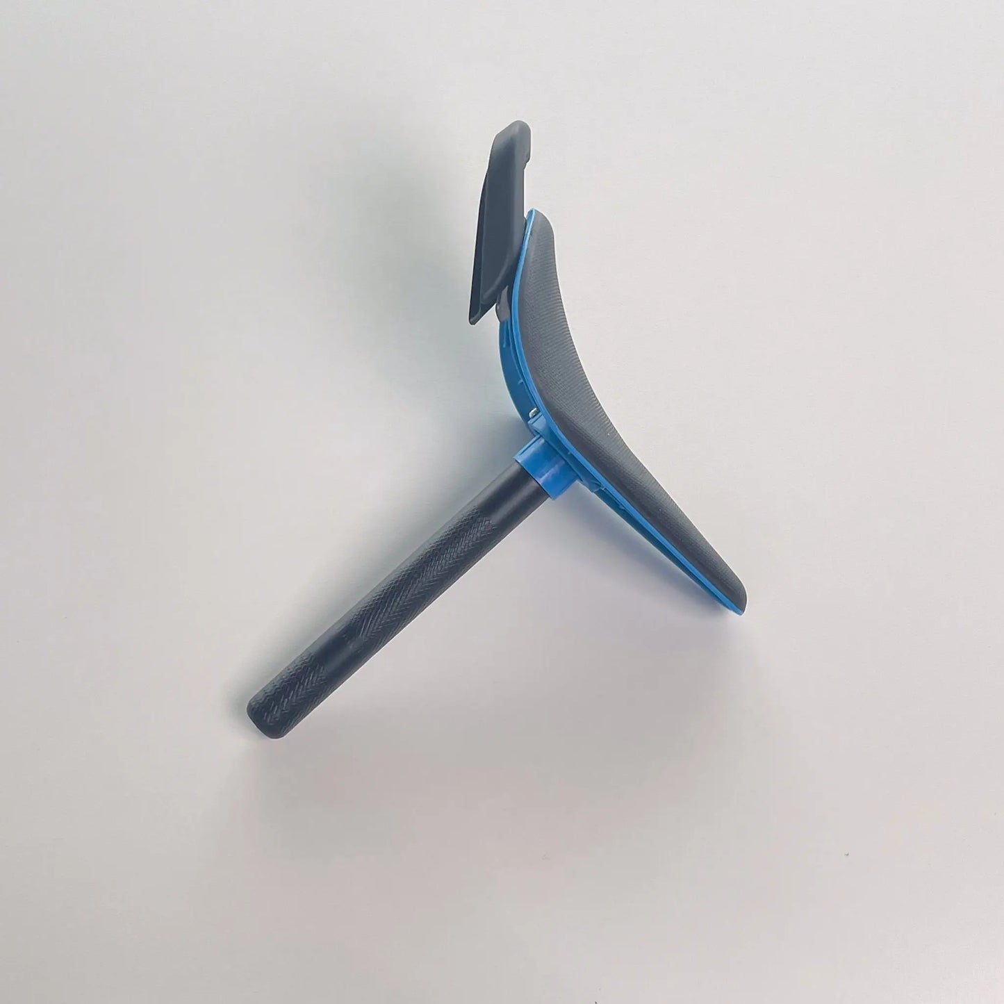 Charlie seat with handgrip